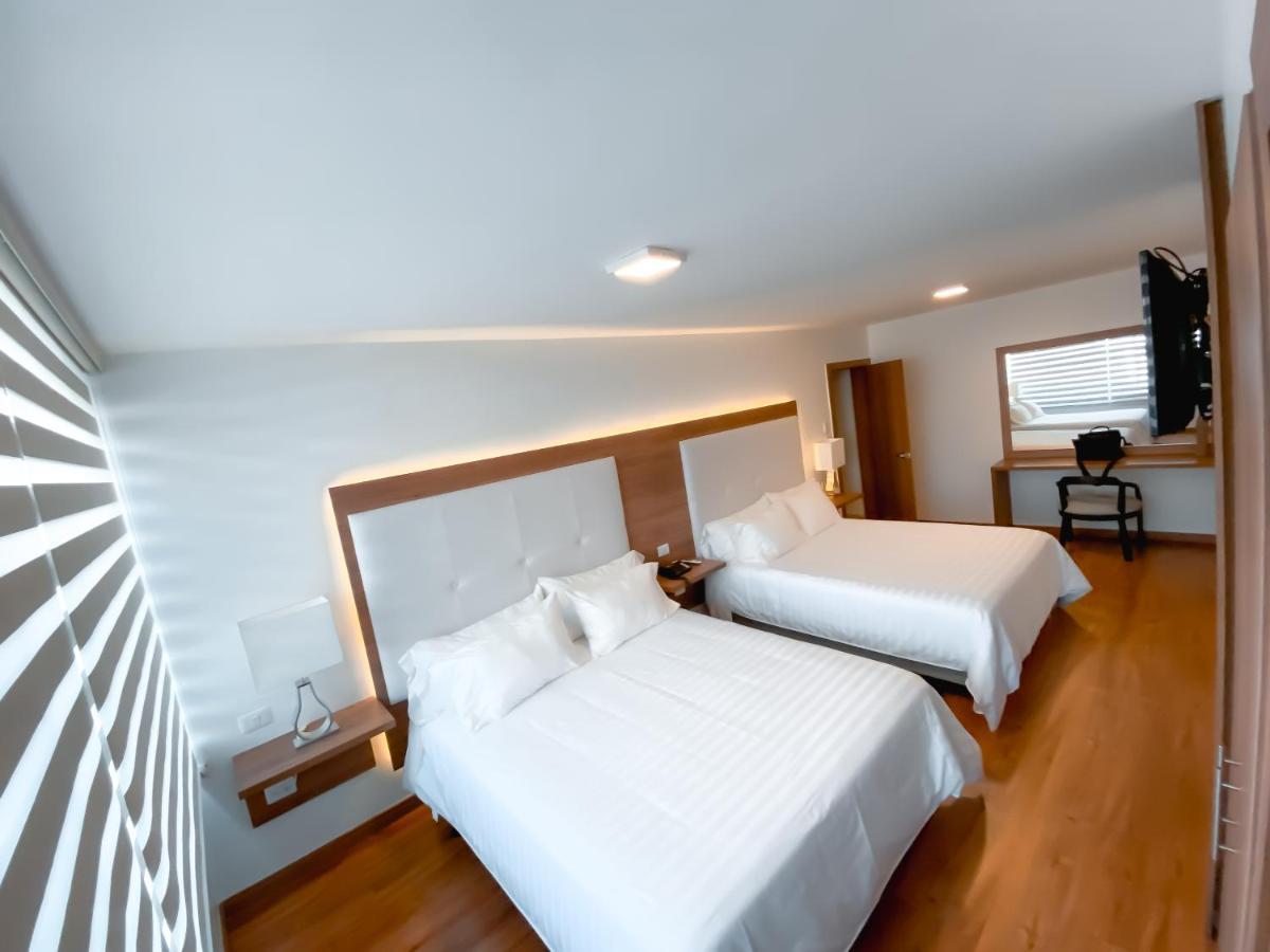 Hotel Miraflores อัมบาโต ภายนอก รูปภาพ